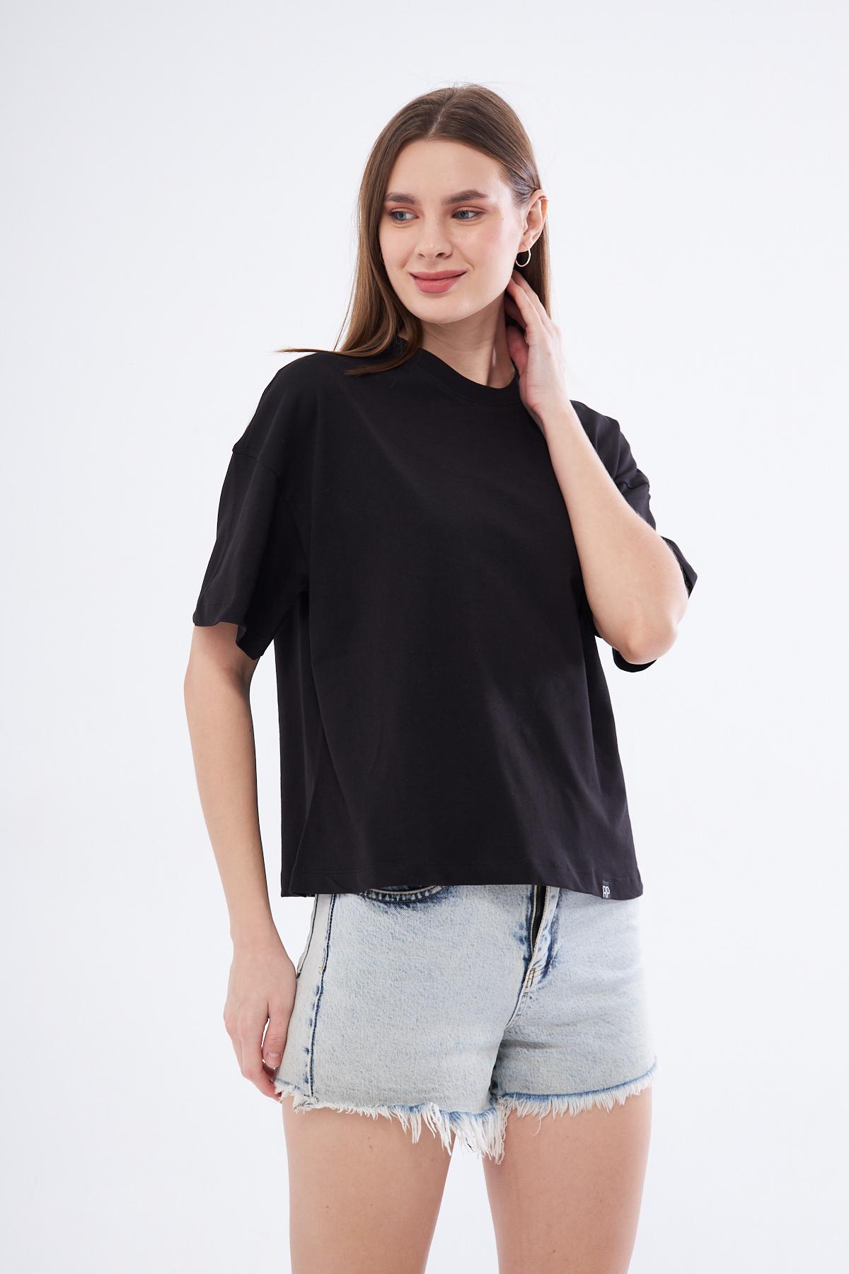 Kadın%20Basic%20Crop%20Oversize%20Fit%20Tişört